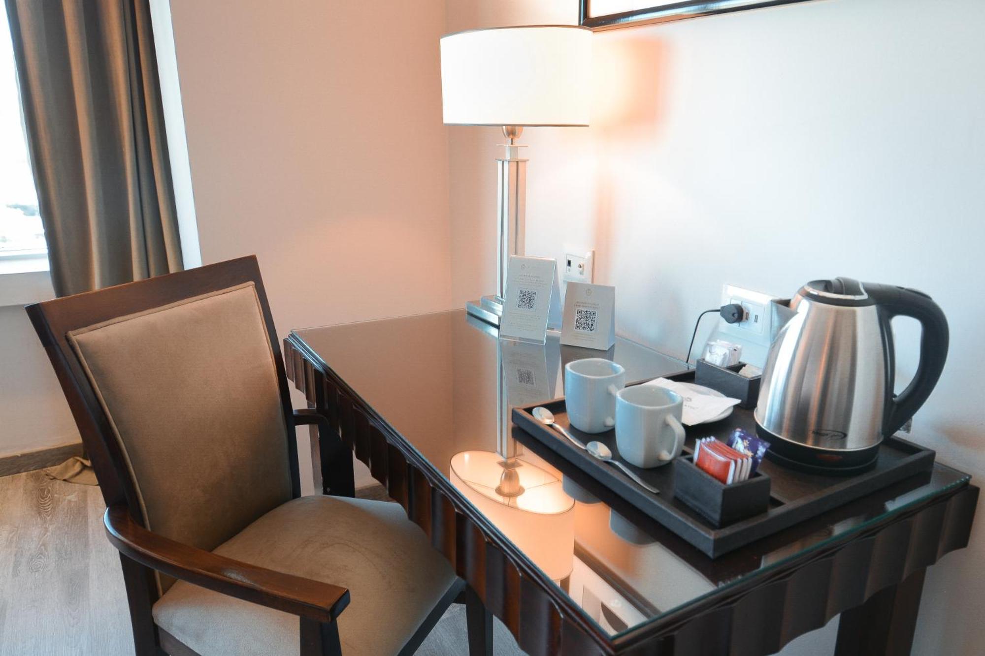 Diplomatichotel Mendoza Kültér fotó A tea tray in a hotel room