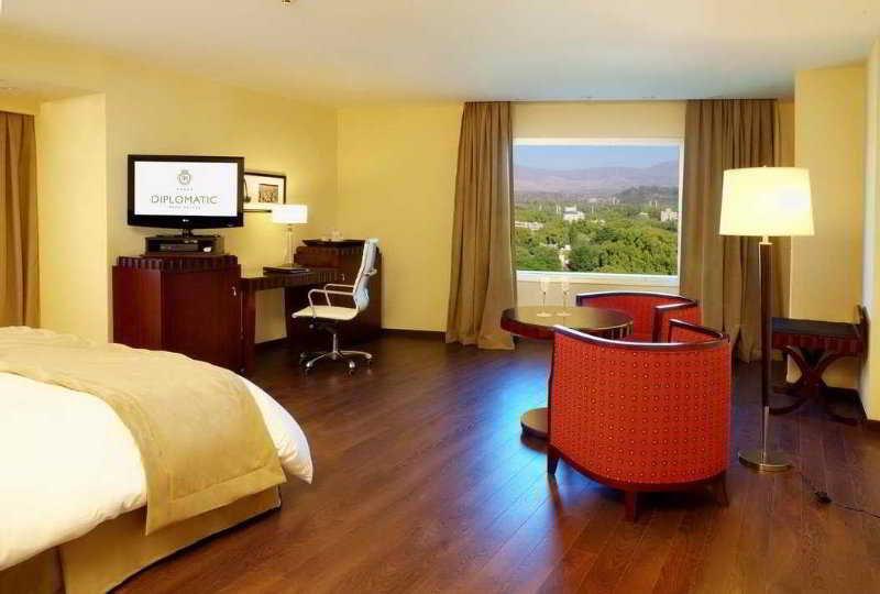 Diplomatichotel Mendoza Kültér fotó A room at the Renaissance Las Vegas
