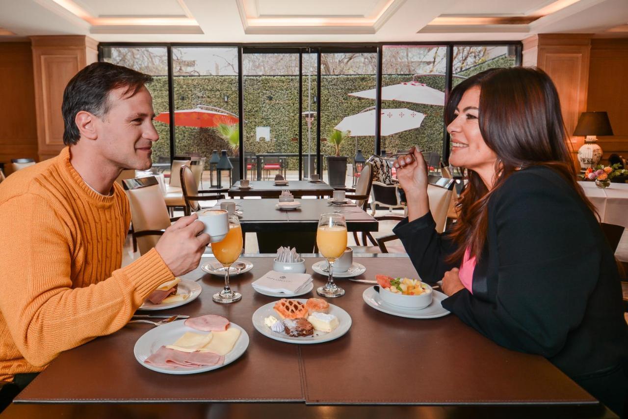 Diplomatichotel Mendoza Kültér fotó Breakfast at the hotel
